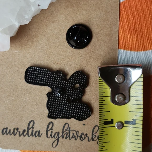 Ello worm Labyrinth pin - Picture 3 of 6